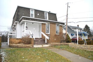 3711 Broadway in Grove City, OH - Building Photo