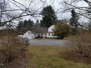 440 Danbury Rd in Wilton, CT - Building Photo - Building Photo