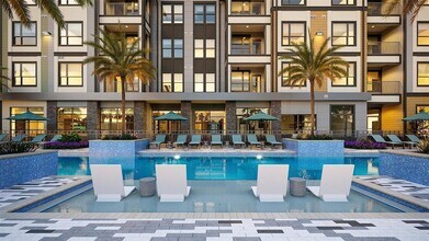 2285 Crown Vlg Rd, Unit TH2 in Ocoee, FL - Foto de edificio - Building Photo