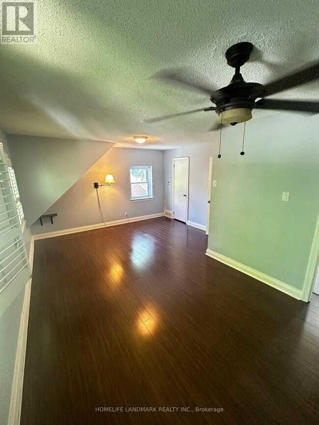 27 Craigmore Crescent in Toronto, ON - Building Photo - Building Photo