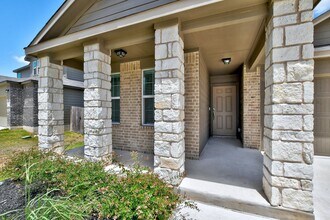 190 Crystal River Rd in Kyle, TX - Building Photo - Building Photo