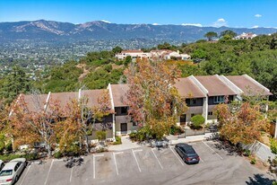 986 Miramonte Dr in Santa Barbara, CA - Building Photo