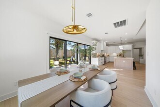 10159 Brinwood Dr in Houston, TX - Building Photo - Building Photo