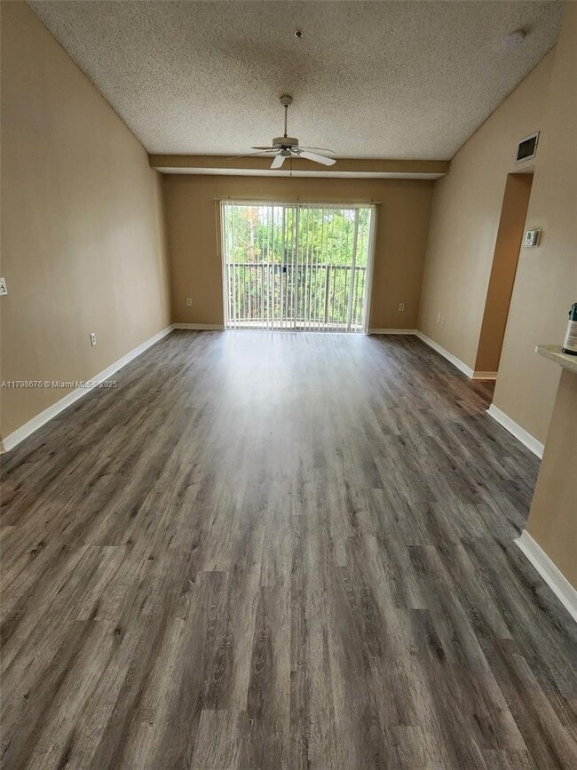 4171 N Haverhill Rd in West Palm Beach, FL - Building Photo - Building Photo
