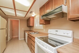 429 E Utopia Rd in Phoenix, AZ - Building Photo - Building Photo