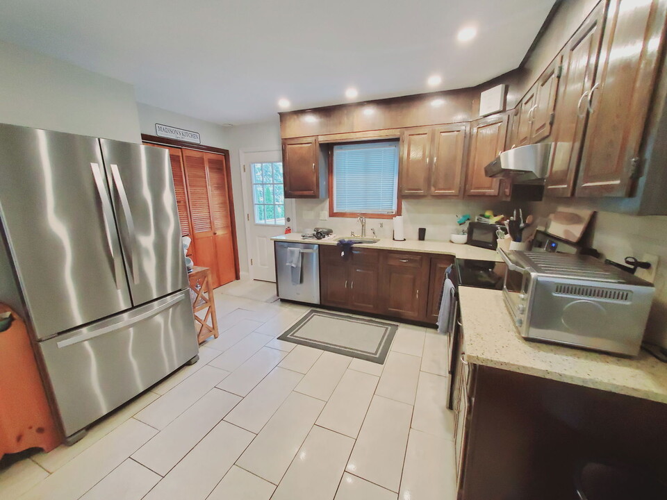 34 Goodwin St in Stamford, CT - Building Photo