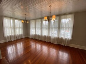 215 Versailles Blvd in Lafayette, LA - Building Photo - Building Photo