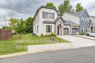 101 Bellagio Villas Dr in Spring Hill, TN - Building Photo - Building Photo