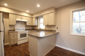 4926 Madison Ave in Des Moines, IA - Foto de edificio - Building Photo