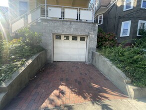 10 Packard Ave, Unit 2nd Unit in Somerville, MA - Foto de edificio - Building Photo