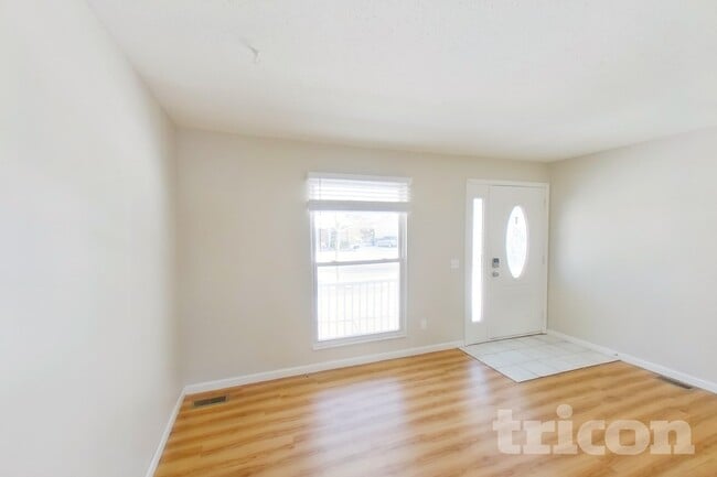 2417 Country Run Ct in Maryland Heights, MO - Building Photo - Building Photo