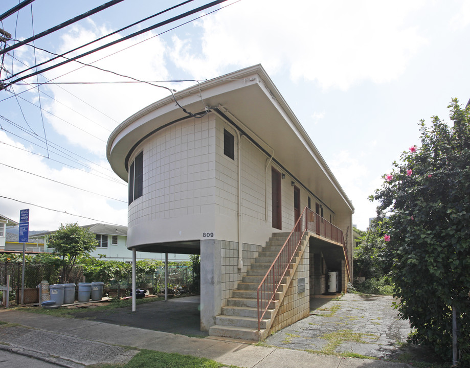 809 Isenberg St in Honolulu, HI - Building Photo