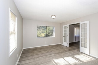 2050 Morning Dr in Augusta, GA - Foto de edificio - Building Photo