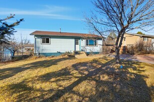 1731 Sharp Dr in Rapid City, SD - Building Photo