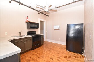 170 Court St in Watertown, NY - Foto de edificio - Building Photo