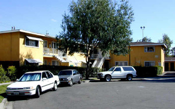 1746 W Sumac Ln in Anaheim, CA - Building Photo - Building Photo