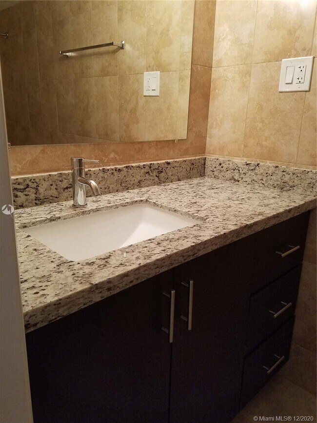 1632 NE 183rd St-Unit -S in Miami, FL - Building Photo - Building Photo