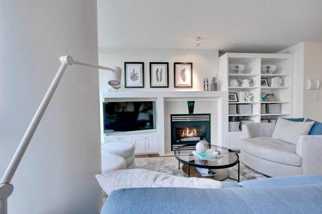 1383 Marinaside Crescent in Vancouver, BC - Building Photo - Building Photo