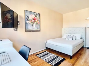 Furnished room/NOT APARTMENT, Unit 3FL in Brooklyn, NY - Building Photo - Building Photo