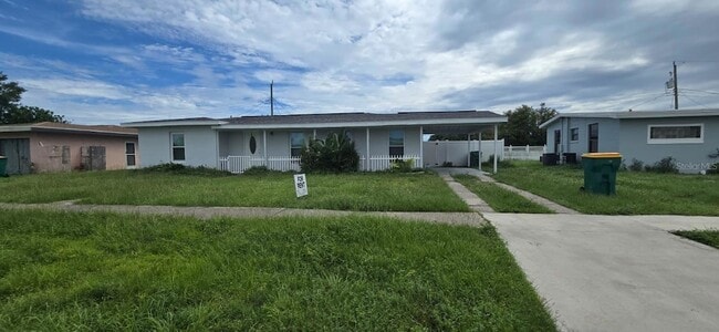 480 Sharon Cir in Port Charlotte, FL - Building Photo - Building Photo