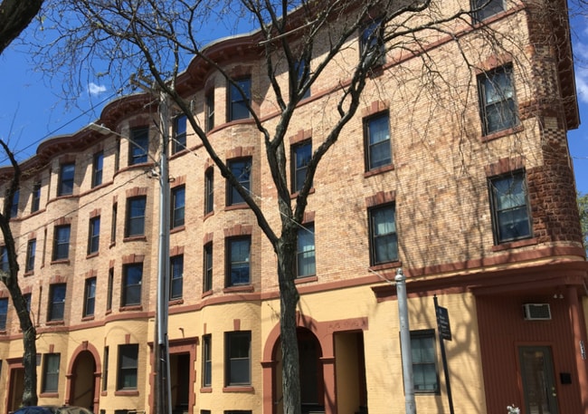 106 Willow St, Unit 2 in Cambridge, MA - Building Photo - Building Photo