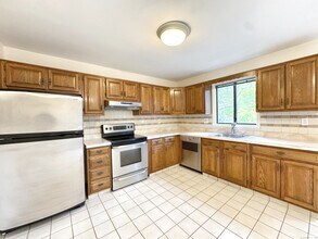 2 Hadik Pkwy in Norwalk, CT - Building Photo - Building Photo