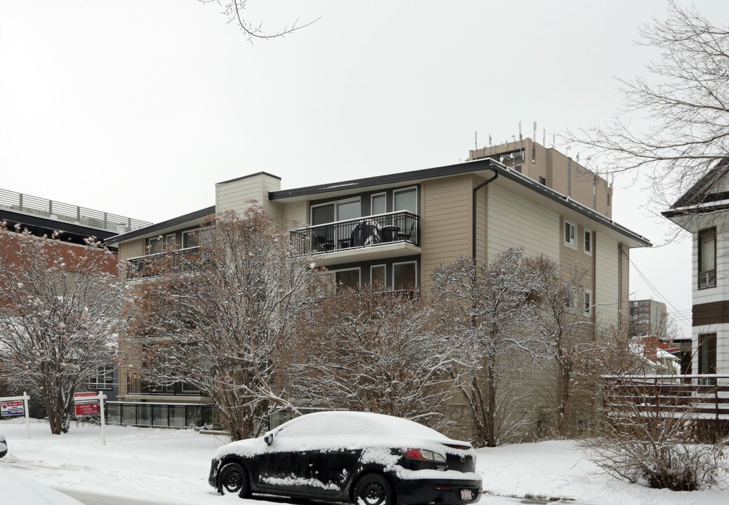 515 22nd Ave SW in Calgary, AB - Building Photo