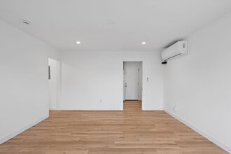 1433 S San Antonio Ave in Pomona, CA - Foto de edificio - Building Photo