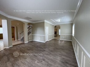 18221 Sandy Pointe Dr in Tampa, FL - Building Photo - Building Photo