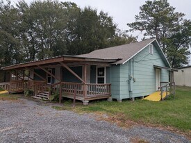 1020 N Main St in Vidor, TX - Building Photo