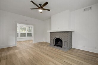 1902 David St-Unit -#A in Austin, TX - Foto de edificio - Building Photo