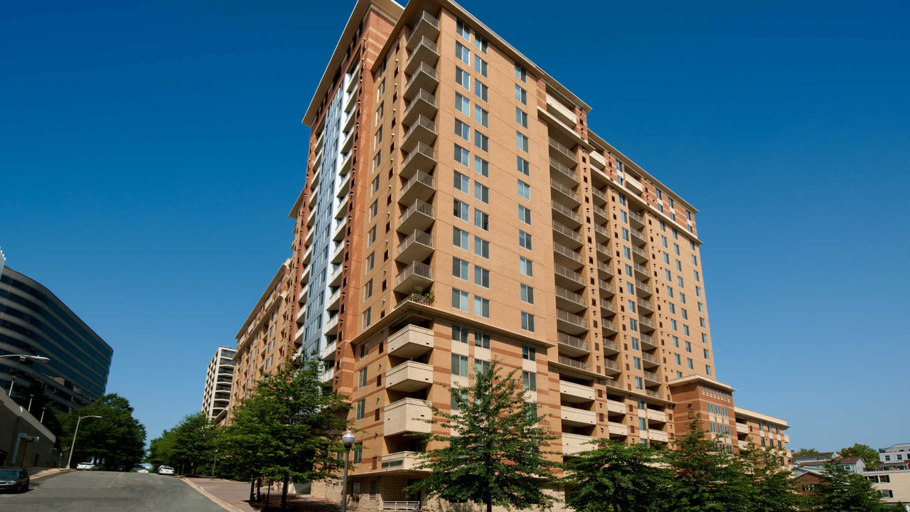 1800 Oak in Arlington, VA - Building Photo