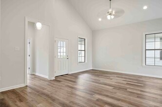 105 Santa Marta Dr in Youngsville, LA - Building Photo - Building Photo