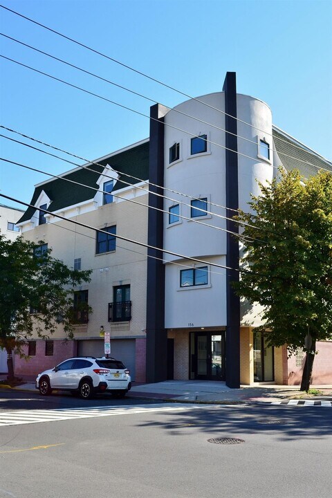 156 Avenue F in Bayonne, NJ - Building Photo
