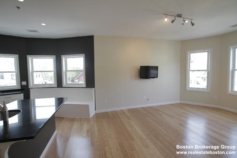 110 Chester St, Unit 3 in Boston, MA - Building Photo