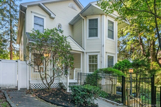 property at 75 Woodcrest Ave