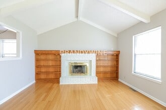 611 W Walnut St in Raymore, MO - Building Photo - Building Photo