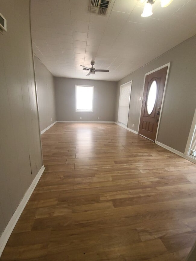 1105 Hunter Dr in Lake Charles, LA - Building Photo - Building Photo