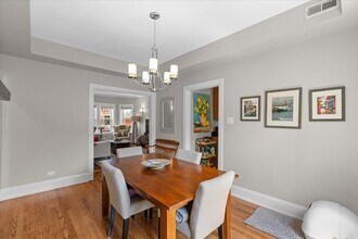 1733 W Winnemac Ave, Unit 2 in Chicago, IL - Building Photo - Building Photo