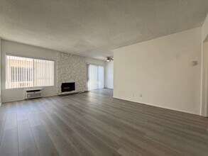 10856 Rose Avenue, in Los Angeles, CA - Building Photo - Interior Photo