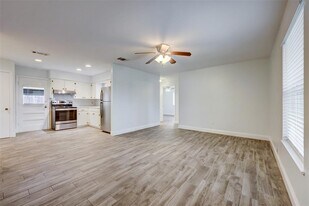 2701 St Edwards Cir in Austin, TX - Building Photo