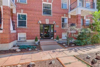 1374 N Ogden St, Unit B in Denver, CO - Building Photo - Building Photo