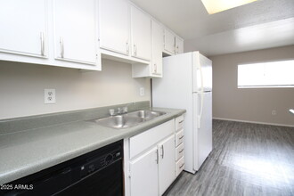 3004 E Waltann Ln in Phoenix, AZ - Building Photo - Building Photo
