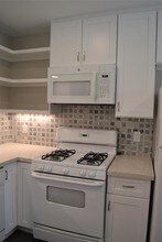 2403 Branard St in Houston, TX - Building Photo - Building Photo