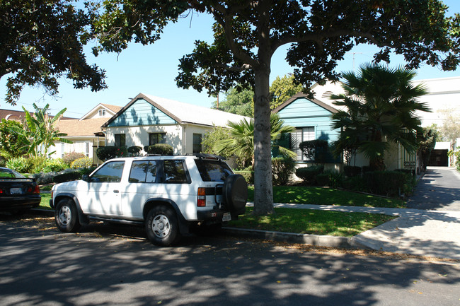 121-123 Magnolia Ave in Glendale, CA - Building Photo - Building Photo