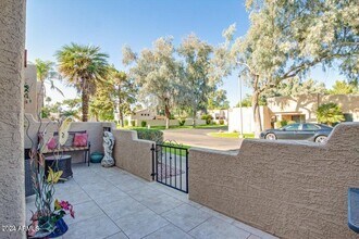 14300 W Bell Rd in Surprise, AZ - Building Photo - Building Photo