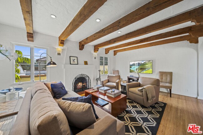 837 N Harper Ave in Los Angeles, CA - Building Photo - Building Photo