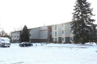 Sycamore Apartments in Holt, MI - Building Photo - Building Photo