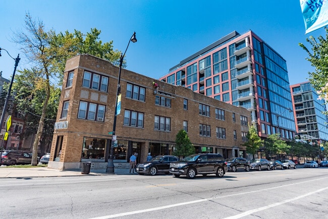 property at 2512 N Lincoln Ave
