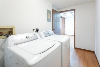 Randolph Court in Ann Arbor, MI - Building Photo - Interior Photo